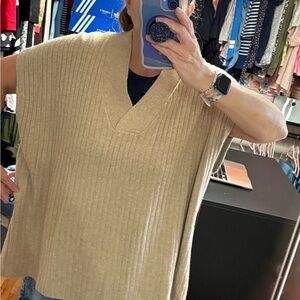 New York & Company V-Neck Beige Sweater